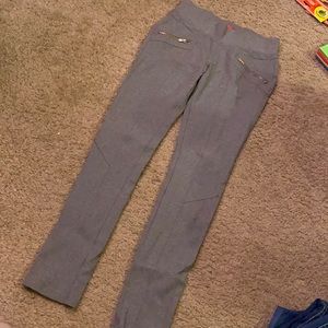 Guess grey skinny pant